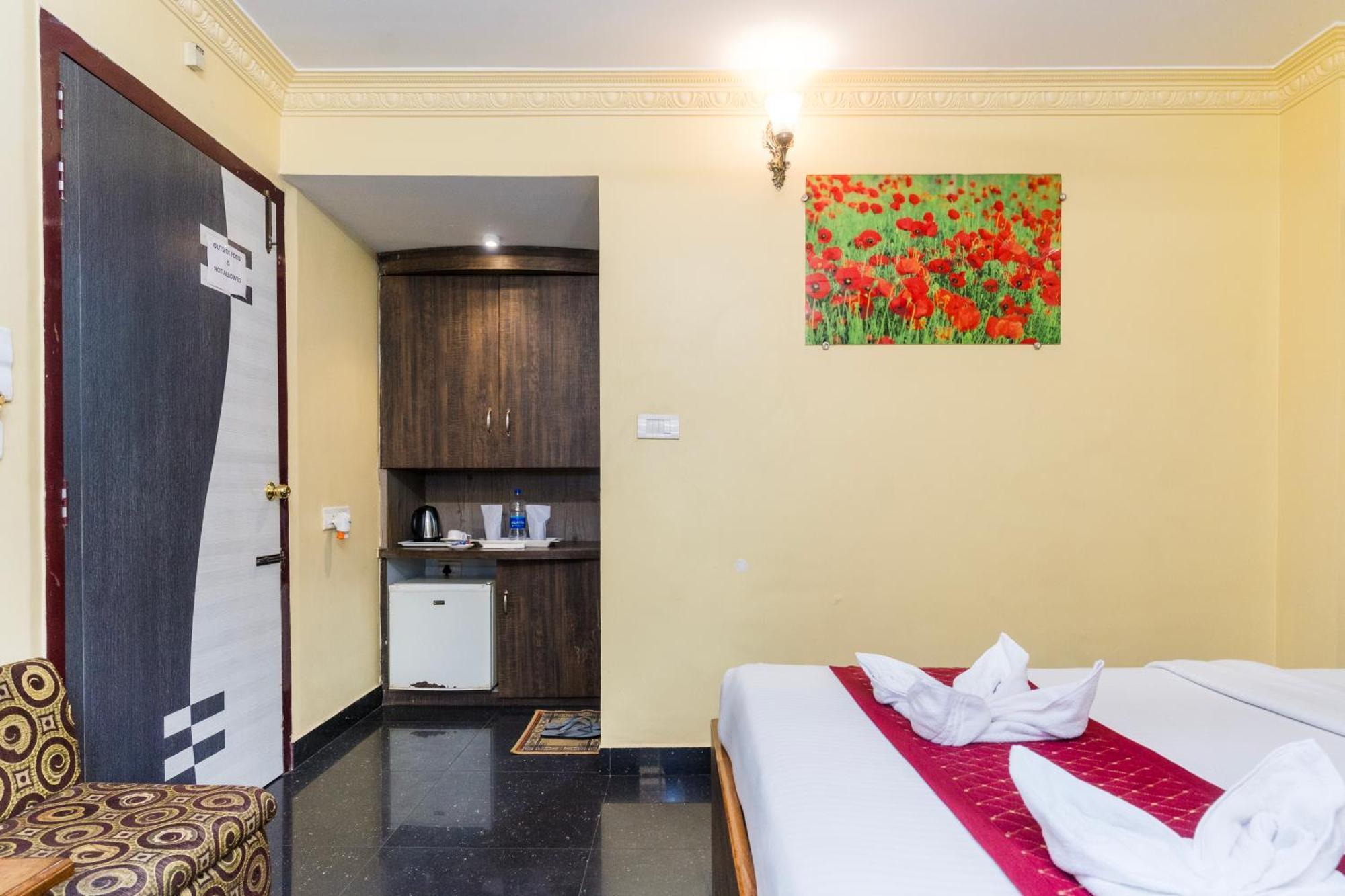 Apples Balaji Inn Siliguri Exterior foto